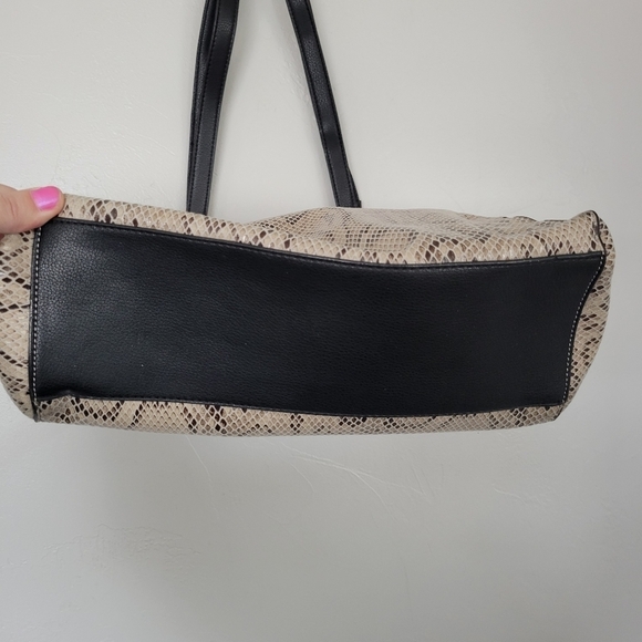 Anne Klein Purse Shoulder Bag Tan Snakeskin Print Black Trim - Picture 7 of 12